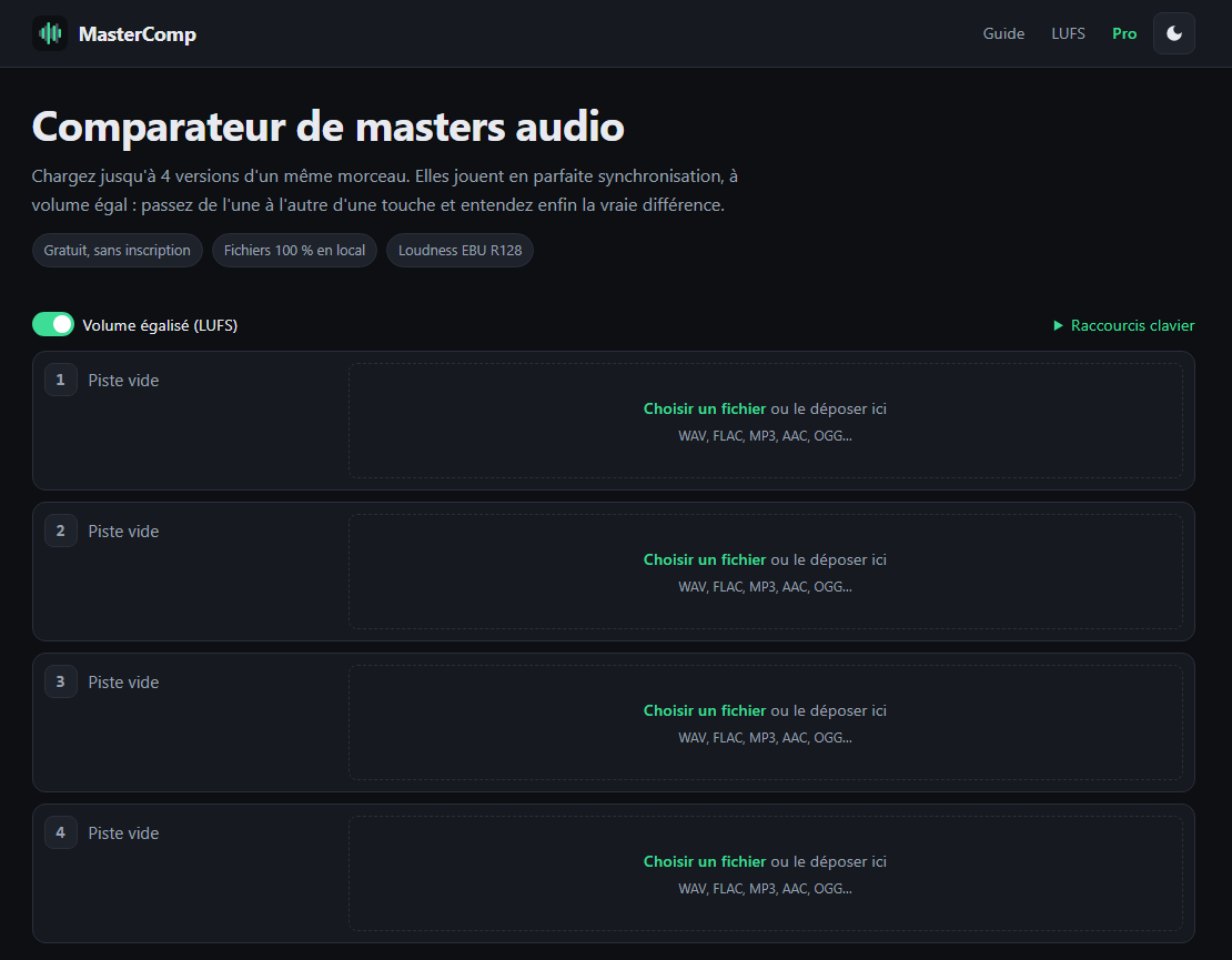 Interface de MasterComp avec quatre emplacements audio et l’option d’égalisation du volume en LUFS.